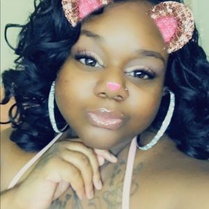 Meet your Posher, Mina